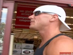 Americano, Verga grande, Corridas, Madres para coger, Tatuaje