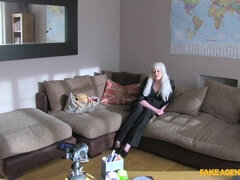 Amatør, Anal, Hundestilling, Give finger, Onani, Kontor, Pov, Fisse