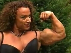 Gros cul, Bikini, Brunette brune, Talons, Mère que j'aimerais baiser, De plein air, Actrice du porno, Solo