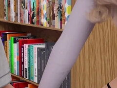 18 let, Velké péro, Velké kozy, Na obličej, Orgasmus, Pička, Stříkání, Teenka