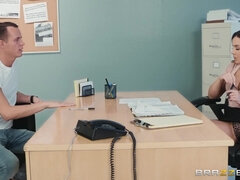 Anál, Kotě, Velké kozy, Brunetka, Prsatá, Hardcore, Kancelář, Realita