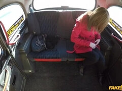 Sucer une bite, Voiture, En levrette, Faciale, Branlette thaïlandaise, De plein air, Pov, Chatte