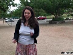 Gros seins, Brunette brune, Exhib, Public, Nénés