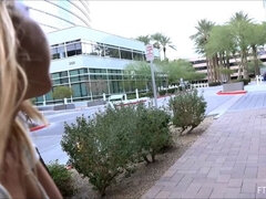 Anal, Masturbation, Monstre, Orgasme, Public, Solo, Jouets, Sous la jupe