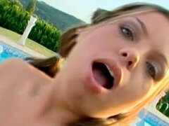 Hatalmas hátsó, Cumizás, Kutya póz, Természetes mellek, Szabadban, Vékony, Tini, Begyek