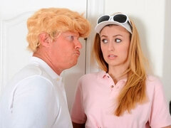 Blondine, Pik sutte, Hundestilling, Kysse, Slikning, Barberet, Teenager, Bryster