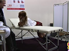 Amateur, Brunette brune, Homme nu et filles habillées, Collège université, Médecin, Nylon, Adolescente, Plan cul à trois