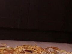 18 let, Brunetka, Femdom, Jídlo, Fetiš nohou, Footjob, Kuchyně, Sólo