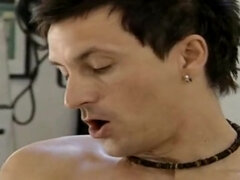 Kisbaba, Öklözés, Csoportos kefélés, Edzőterem, Beillesztés, Orgia, Hármas, Begyek