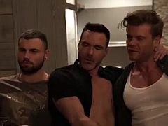 Duży kutas, Czarny, Podwójna penetracja, Ciemna karnacja, Fisting, Sex grupowy, Gej, Wielorasowy