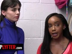 Afrikai, Amerikai, Tekintélyes didik, Édes, Iroda, Filigrán alkatú, Tini, Hármas