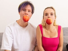 Spálne, Veľký zadok, Veľké péro, Blondína, Kuřba, Dospelé, Krátke vlasy, Kozičky