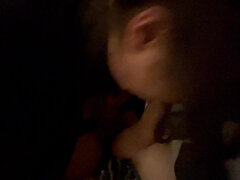 Amateur, Américain, Sucer une bite, Brunette brune, Tromperie, Éjaculer dans la bouche, Femme au foyer, Épouse