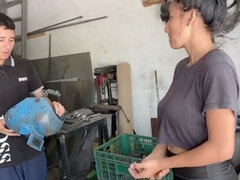 Taking full advantage of my worker's hotwife