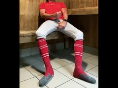 Buff Dilfjockdad87 Almost Gets Caught Jerking in the Sauna