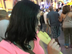 Łazienka, Brunetka, Dziewczyna, Latynoska, Punkt widzenia, Cipka, Ogolona, Palenie