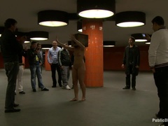 Bondage disciplin sadomasochisme, Blondine, Pik sutte, Dominerende, Ydmidelse, Offentlig, Straf, Hård sex