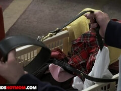 Rumpe, Brunette, Milf, Mamma, Naturlige bryster, Petite, Fitte, Pupper