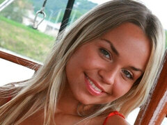 Kont, Blond, Hondjeshouding, Handbeurt, Likken, Masturbatie, Buiten, Tiener