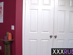 Lucky guy enjoyed sucking cock by hottie mommy