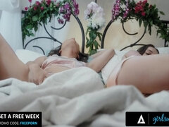 Brunetka, Péro, Prstění, Hd, Lesbické, Bradavky, Orgasmus, Kozičky