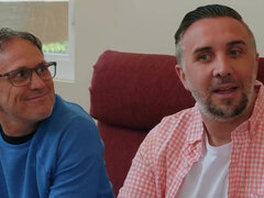 Duży tyłek, Duże cycki, Obciąganie, Zdrada, Para, Stopy, Cipka, Mokry