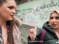 Veľké kozy, Prstovanie, Bozkávanie, Milf  mčbp, Pička, Vyholené, Stripping, Kozičky