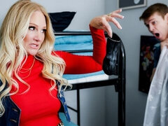 Stor stjärt, Stor kuk, Stora tuttar, Blondin, Avsugning, Doggystyle, Milf