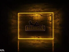 Anális szex, Tekintélyes didik, Gesztenyebarna, Kebles, Mélytorok, Dupla behatolás, Hd, Tetkó