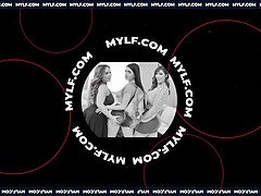 Blondína, Kuřba, Spermie v puse, Roztomilá, Na tvár, Hd, Prirodzené prsia, Jačania