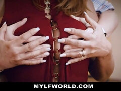 Stepmom Juliett Russo's big tits and shaved pussy take a taboo pounding on Thanksgiving