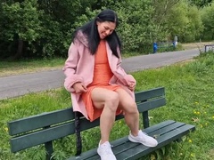 Amatør, Brunette, Nøgenhed, Nøgen, Udendørs, Trusser, Tisse, Solo