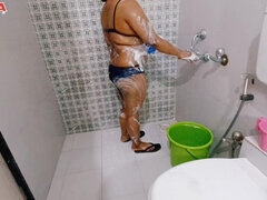 Amador amadora, Mulher linda e grande, Biquine, Maduroa, Ducha chuveiro, Solo chão