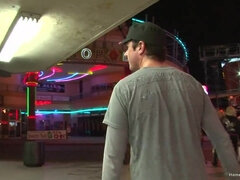 Leie, Blasen, Vollbusig, Hotel, Milf, Natürlichen titten, Abendanzug, Strümpfe