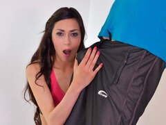 Stor pik, Pik sutte, Brunette, Slikning, Onani, Naturlige bryster, Teenager, Bryster