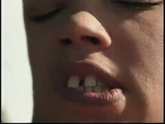 18, 아프리카인, 큰 엉덩이, 흑인, 입에 사정, 야외의, 보지, 청소년