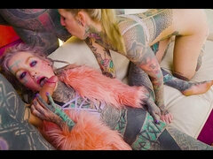 Leie, In den arsch, Blasen, Frau, Orgasmus, Piercing, Muschi, Tätowierung