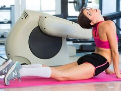 Monumentális dákó, Cumizás, Kutya póz, Hajlékony, Edzőterem, Természetes mellek, Vékony, Tini