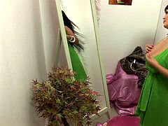 Anale, Pompino, Brunetta, Doppia penetrazione, Facciale, Masturbazione, Giochi