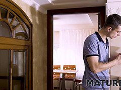 Μελαχροινή, Κούγκαρ, Ηδ, Ώριμη, Ρώσος, Χαλαρά βυζιά, Μητριά, Παιχνίδια