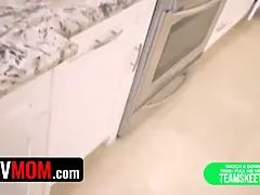 Μεγάλος κώλος, Απιστία, Κερατάς, Μαλακία, Ηδ, Λατίνα, Ο γιος, Μητριά