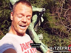Amateur, Garce, Allemand, Mère que j'aimerais baiser, Seins naturels, De plein air, Public, Réalité