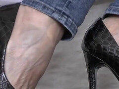 Amateur, Brunette brune, Fétiche, Talons, Mature, Mère que j'aimerais baiser, Pov, Solo