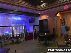 Брюнетки, Секс без цензуры, Лесбиянка, Лизание, Милф, Мамочка, Носки, Молодые и анал