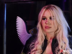 Gros cul, Grosse bite, Gros seins, Blonde, Sucer une bite, En levrette, Mère que j'aimerais baiser, Jarretelles