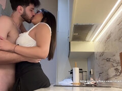 Amatoriale, Asiatica, Culo, Culo grosso, Pompino, Coppia, Cucina, Mutandine