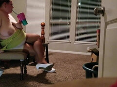 Américain, Brunette brune, Plantureuse, Rondelette, Talons, Fait maison, Mère que j'aimerais baiser, Collant