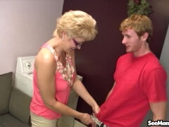 Ξανθιά, Πίπα, Σπέρμα στο στόμα της, Χύσιμο, Γλείψιμο, Κοκκαλιάρης, Απογύμνωση, Βυζιά