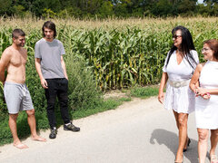 Черные, Минет, Брюнетки, Семяизвержение, Собачьи, Хд, Натуральные сиськи, На природе