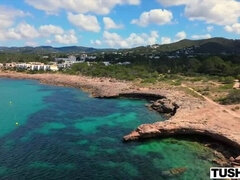 Brunette, Give finger, Italiener, Slikning, Nøgen, Røv slikning, Stramt, Bryster